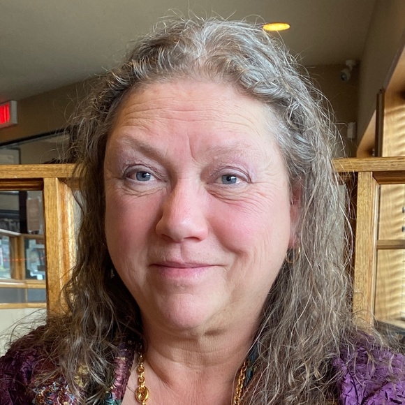 Meet your Posher, Katherine - Picture 2 of 2